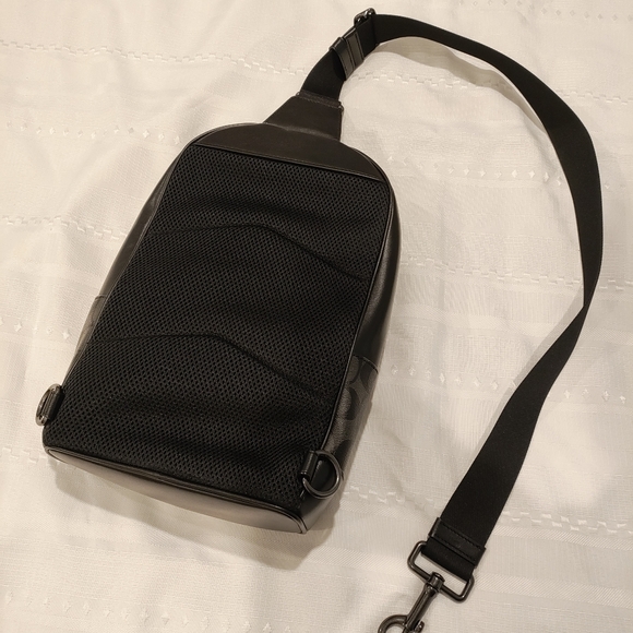 Coach West Pack in Signature Canvas - Picture 4 of 4